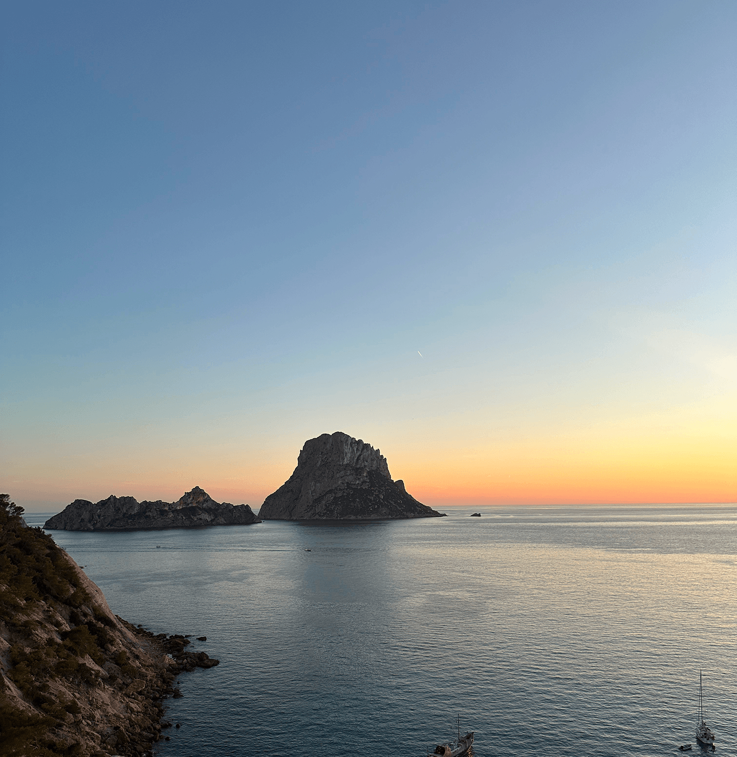 Costa espanhola ao pôr do sol